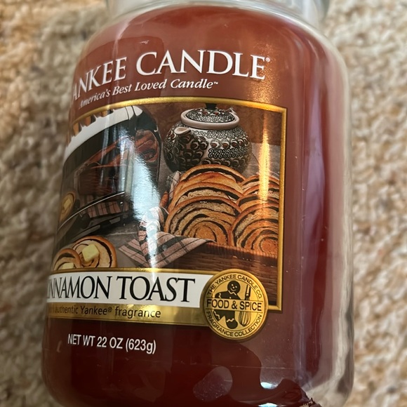 Yankee Candle Cinnamon Toast - Picture 4 of 5